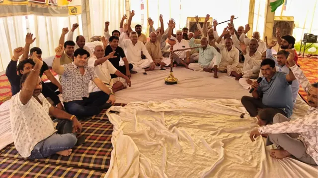 प्रशासन की अनदेखी पर फूटा किसानों का गुस्सा, कनावनी में जुटने लगे नोएडा-ग्रेटर नोएडा के किसान; महाघेराव की तैयारी