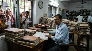 दाखिल-खारिज में मोतिहारी फिसड्डी तो चकिया-पताही पास, जिले में 7571 मामले अब भी पेंडिंग (AI Generated Image)