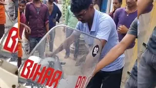 वायरल वीडियो से ली गई तस्वीर।