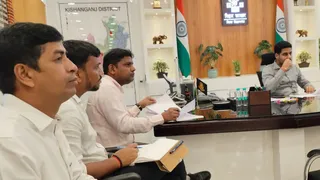 Kishanganj PDS Ration Distribution Task Force Review: किशनगंज में 64 प्रतिशत ही बंटा सितंबर का राशन, डीएम नवीन कुमार ने जताई नाराजगी; लंबित आवेदनों और e-KYC पर सख्त निर्देश