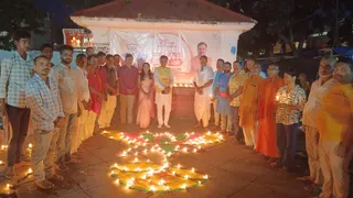 PM Narendra Modi Birthday Singheshwar Madhepura: मधेपुरा के सिंहेश्वर में 5100 दीपों से जगमगाई शिवगंगा; हनुमान चालीसा पाठ के साथ मना PM मोदी का जन्मदिन