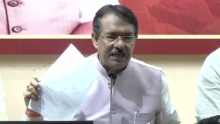 हर्ष मल्होत्रा ने की प्रेस कॉन्फ्रेंस।