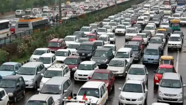 जम्मू-कश्मीर में 25 साल पुराने वाहनों पर रोक! 15 साल पुरानी गाड़ियों का 6 महीने में फिटनेस टेस्ट, जानें नए नियम