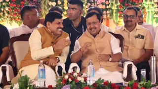 कार्यक्रम के मंच पर मुख्यमंत्री डॉ. मोहन यादव व भाजपा के राष्ट्रीय अध्यक्ष नितिन नवीन । (फोटो- जागरण)