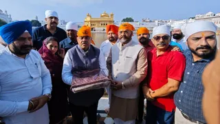 भाजपा कार्यकर्ताओं के साथ राष्ट्रीय महासचिव तरुण चुग।
