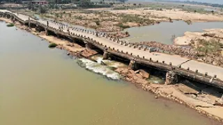 Banka Chandan River Bridge Repair Delayed: बांका में पुनसिया-इंगलिश मोड़ पथ पर चांदन नदी पुल की मरम्मत अटकी; दोनों एजेंसियां तकनीकी बिड में बाहर, फिर निकलेगी निविदा। फाइल फोटो