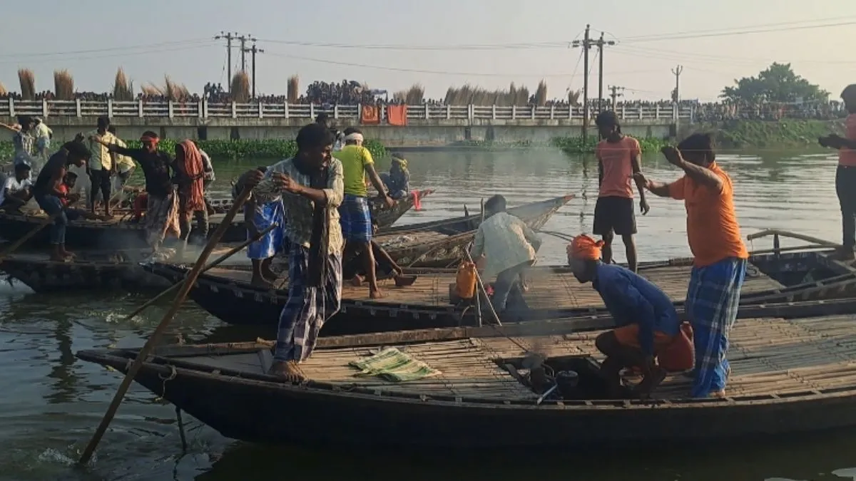 Katihar Flood Boat Race Lohe Singh Team Wins Brings Joy