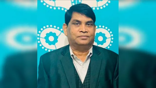 लिफाफे में रिश्वत लेते वीडियो वायरल! नपे मधेपुरा के सिविल सर्जन डॉ. विजय कुमार, डीएम की जांच में खुली थी काली करतूत
