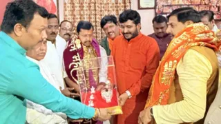 भाजपा के राष्ट्रीय अध्यक्ष नितिन नवीन का सम्मान किया गया। (फोटो- जागरण)