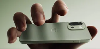 OnePlus 13s का एक नया वेरिएंट लॉन्च किया गया है।