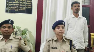 मुजफ्फरपुर में पुलिस की गिरफ्त में आरोपित।