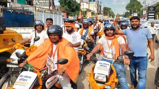 पीएम मोदी के सेवा संकल्प अभियान बाइक यात्रा का सोनभद्र में भव्य स्वागत।