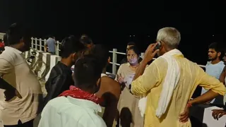 बिदुपुर सिक्सलेन पुल से गंगा में लगाई छलांग