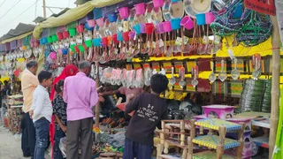 जौनपुर में भादो छठ मेला: कृषि यंत्रों के स्टॉल और सूरजकुंड में स्नान का विशेष महत्व।