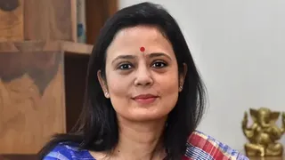 अंडा फेंके जाने पर महुआ ने दर्ज कराई शिकायत (फाइल फोटो)
