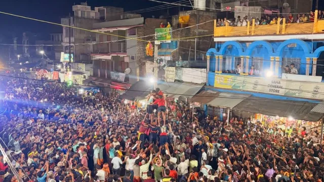 मटका फोड़ने के बाद 51 हजार की जगह दिए 21 हजार! बांका में भड़की विजेता टीम, पुरस्कार लौटाकर सड़क पर काटा बवाल