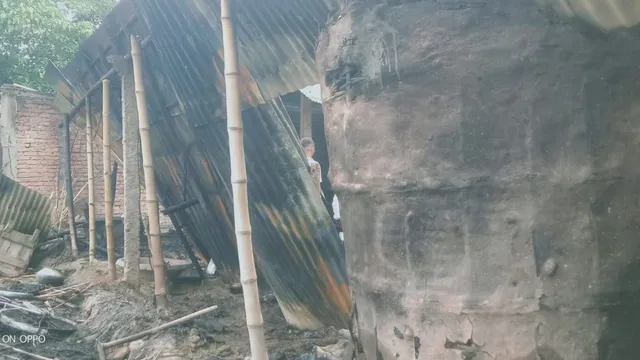 अलाव की चिंगारी ने उजाड़ दी चार परिवारों की गृहस्थी, चार घर राख