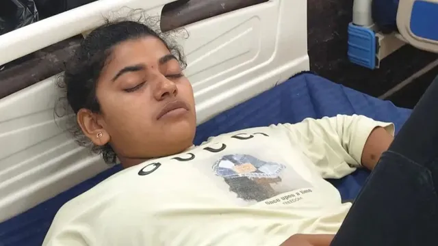 डेढ़ महीने में सांप ने काटा सात बार, हाथरस में बच्ची फिर पहुंची अस्पताल; परिवार में दहशत - hathras girl bitten 7 times by snake in 15 months safe