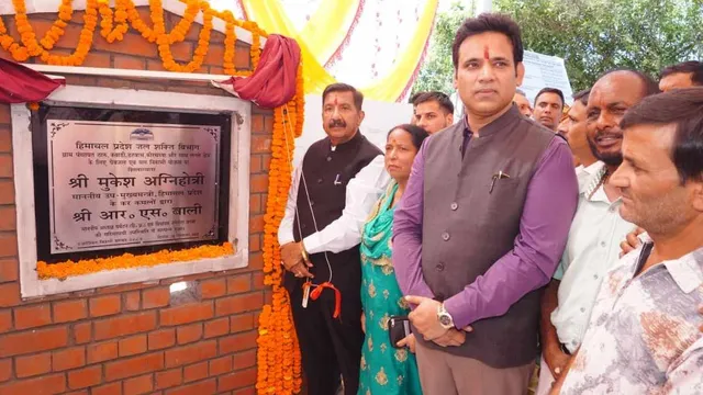 150 करोड़ रुपये की योजनाओं से बदलेगी हिमाचल के नगरोटा बगवां की तस्वीर, डिप्टी सीएम ने 10 ई-बसों को दिखाई हरी झंडी

