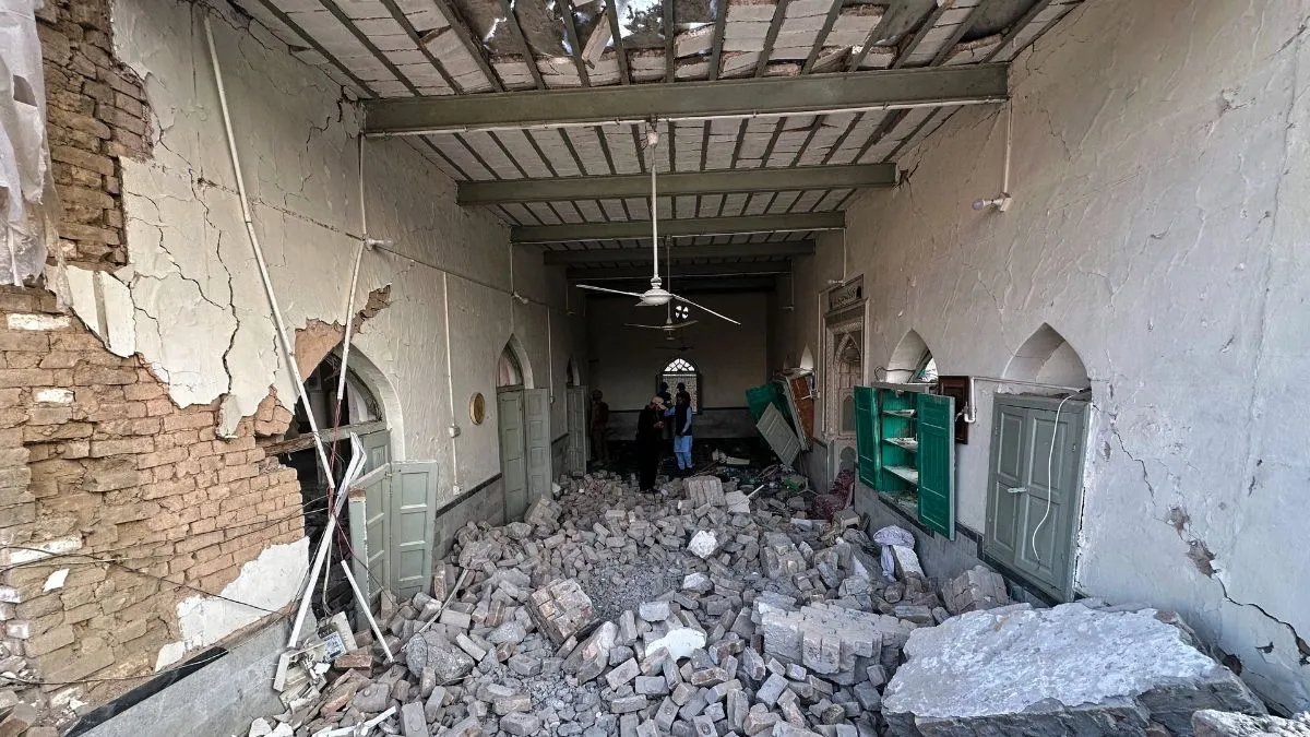 Pakistan Mosque bomb blast (3)