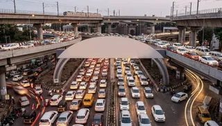 पुणे में ट्रैफिक जाम का संकट।