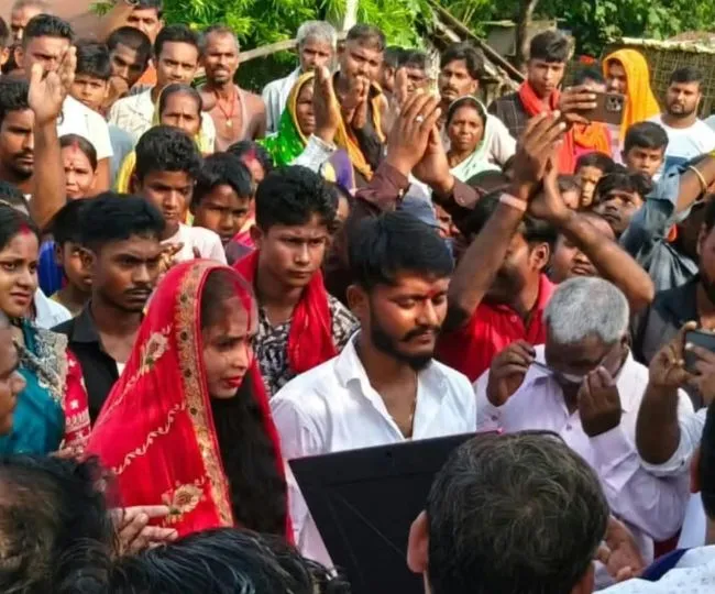 Purnia Intercaste Marriage Ria Returns Home After Funeral (1)