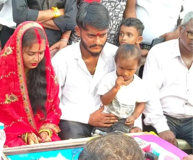 Purnia Intercaste Marriage Ria Returns Home After Funeral (2)