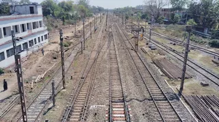 रेल लाइन को चालू करने के लिए बंडामुंडा केबिन पर 24 सितंबर से 03 अक्टूबर तक नॉन-इंटरलाकिंग का कार्य किया जाएगा।