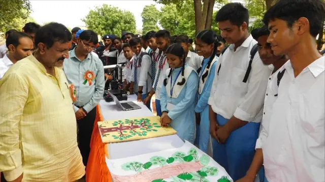 अब पंख पोर्टल पर विद्यार्थियों को मिलेगी करियर संबंधित सही जानकारी, भदोही के छात्रों ने प्रदर्शित किए शानदार मॉडल

