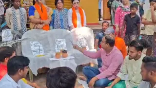 भाजपा ने किया तृणमूल के जोड़ा फूल चिन्ह का श्राद्ध