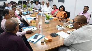 कुलपति प्रो. डीसी राय की अध्यक्षता में सिंडिकेट की बैठक आयोजित की गई।