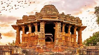 मोढेरा सूर्य मंदिर के हजार साल पूरे होने पर 100 रुपये का स्मारक सिक्का जारी