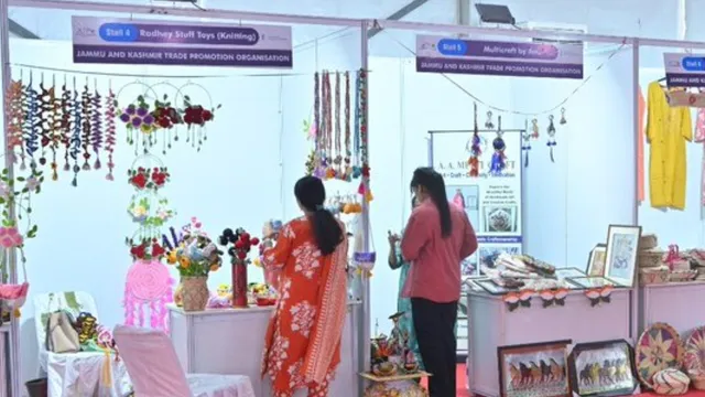 वीकेंड पर घूमने का है प्लान? जम्मू के गोल मार्केट पहुंचें, यहां डोगरी स्वाद से लोकल शॉपिंग तक सबकुछ; एंट्री फ्री