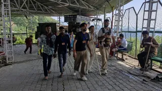 मां वैष्णो देवी की यात्रा के दौरान भवन की ओर बढ़ते श्रद्धालु। फोटो- जागरण