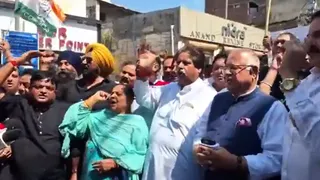 राहुल गांधी की आपत्तिजनक तस्वीरों पर कांग्रेस का जोरदार प्रदर्शन। फोटो सोशल मीडिया
