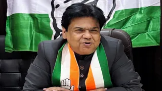 प्रवीण प्रकाश का वाराणसी में जनसेवा और विकास का नया अध्याय, 30 साल का प्रशासनिक अनुभव समर्पित।