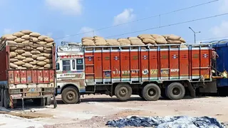 नो एंट्री से सरकारी राशन ट्रकों को मिली राहत।