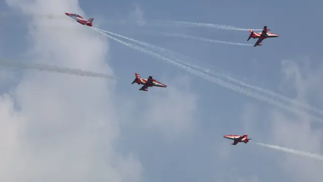 Suryakiran Aerobatic Team: जब हवा से बातें करते हैं 9 हाॅक जेट तो थम जाती हैं धड़कनें; वायुसेना की शान है 'सूर्यकिरण'
