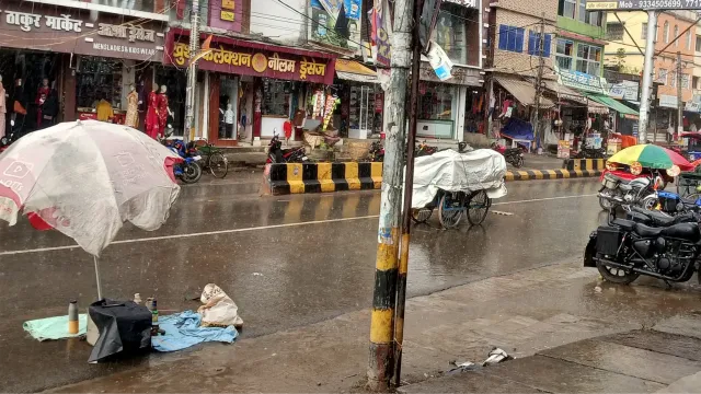 Bihar Weather: सुपौल में बदला मौसम का मिजाज, तेज हवा और बारिश से मिली गर्मी से राहत