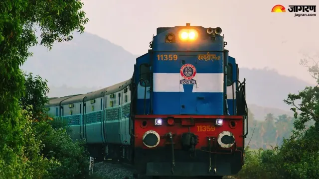 त्योहारों पर घर की राह होगी आसान: रेलवे ने चलाईं 5 जोड़ी स्पेशल ट्रेनें, चेक करें रूट और टाइमिंग
