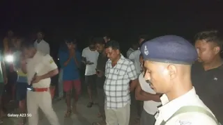 Banka Murder News: बांका में विवाद सुलझाने के बहाने गांव ले जाकर पति ने पत्नी को चाकू से गोदा, मौके पर मौत; राहगीरों ने आरोपी को दबोचा