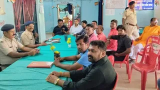 थानाध्यक्ष ने जनप्रतिनिधियों से पुलिस के साथ समन्वय बनाकर अपराध नियंत्रण में सहयोग की अपील की।