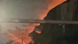 नवी मुंबई में सोफे के गोदाम में लगी आग। (एएनआई)