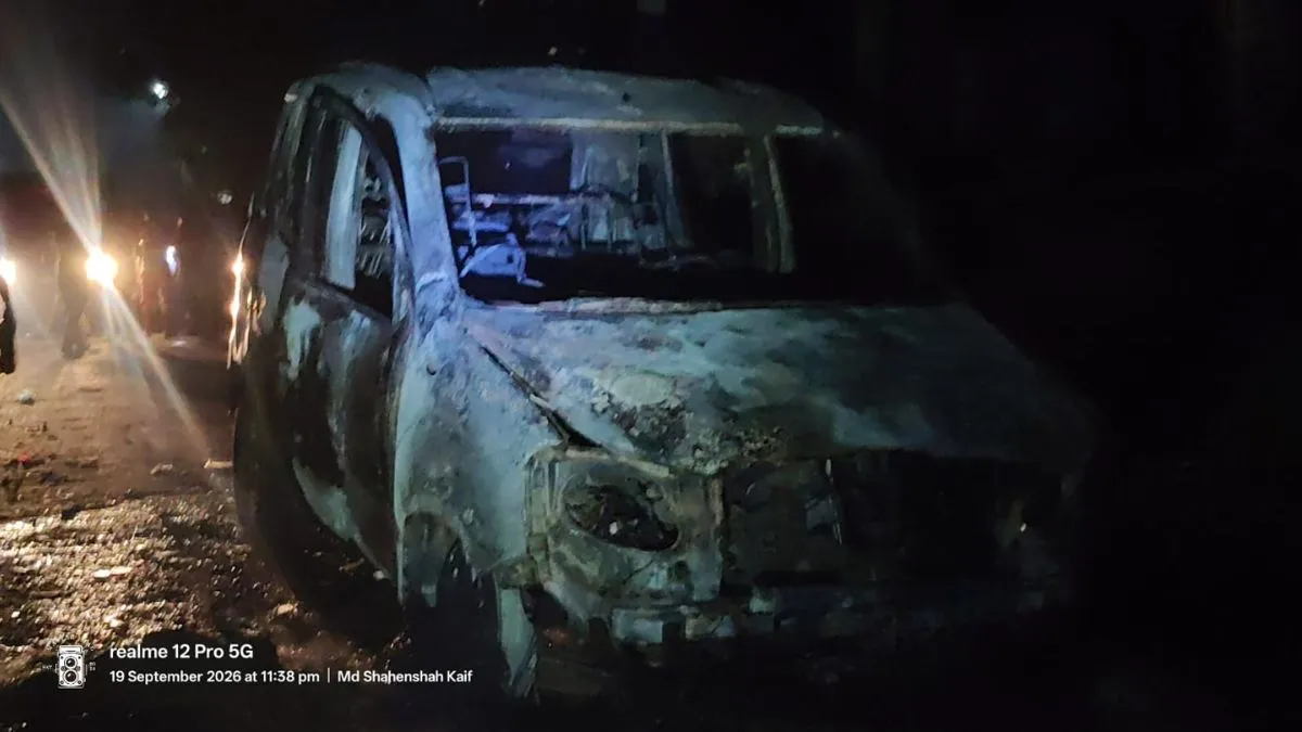 Madhepura Car Fire Exposes Liquor Smuggling 61L Seized (1)
