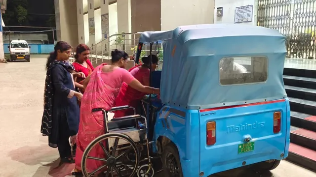 अस्पताल के बाहर ई-रिक्शा ही बन गया लेबर रूम! मुंगेर में डॉक्टर ने कराई डिलीवरी, एक महीने में 3 बार हुआ अजूबा