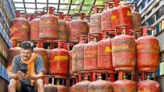 हजारों गैस उपभोक्ताओं का सत्यापन होना बाकी।