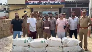 चंदौली में 2.51 क्विंटल गांजा जब्त, झारखंड से काशी ला रहा तस्कर गिरफ्तार।