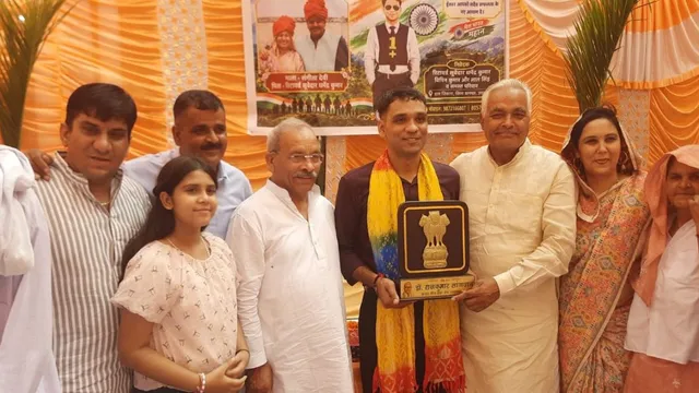 बागपत के विनय कुमार सेना में बने लेफ्टिनेंट, गांव पहुंचने पर ढोल नगाड़ों से हुआ जोरदार स्वागत
