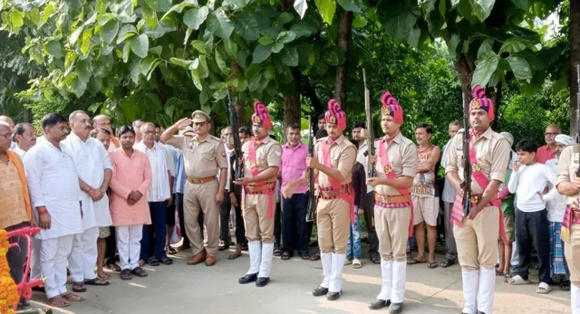 बस्ती के पूर्व विधायक रामललित चौधरी को दी गई अंतिम विदाई, सरयू तट पर हुआ अंतिम संस्कार
