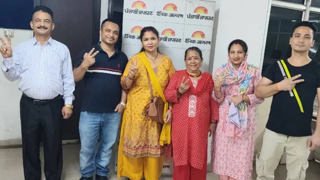 'पूरा हुआ सपना', मेगा ड्रॉ में चमकी अमृतसर की तुलसी देवी की किस्मत, कार मिलने की खबर मिलते ही खुशी से झूम उठा परिवार

